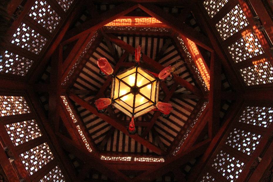 photo 62, Geometric Ceiling